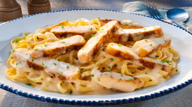 cajun-chicken-linguini-alfredo-red-lobster-seafood-restaurants